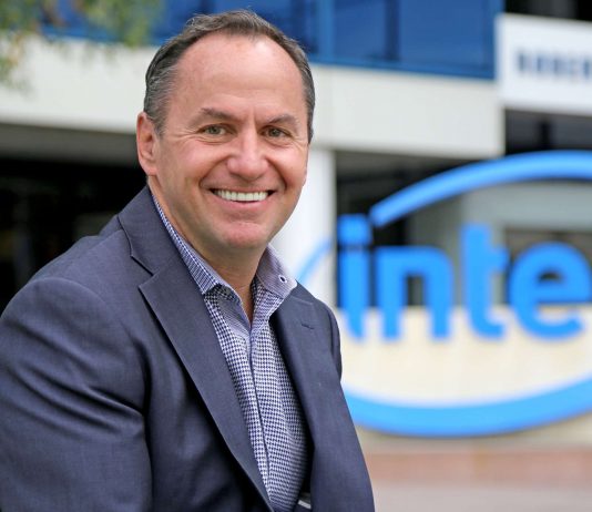 “De ser una compañía basada en computadoras personales a una basada en datos”