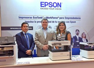 Danny Varillas, gerente de Impresoras de Negocios de Epson; Harold Dudgeon, gerente general de Epson Perú; y Roxana Alejos, gerente de Producto de Consumo de Epson.