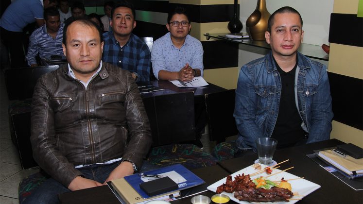 Noche de karaoke para el canal de HP y Compudiskett - Noticias de Tecnología en Perú