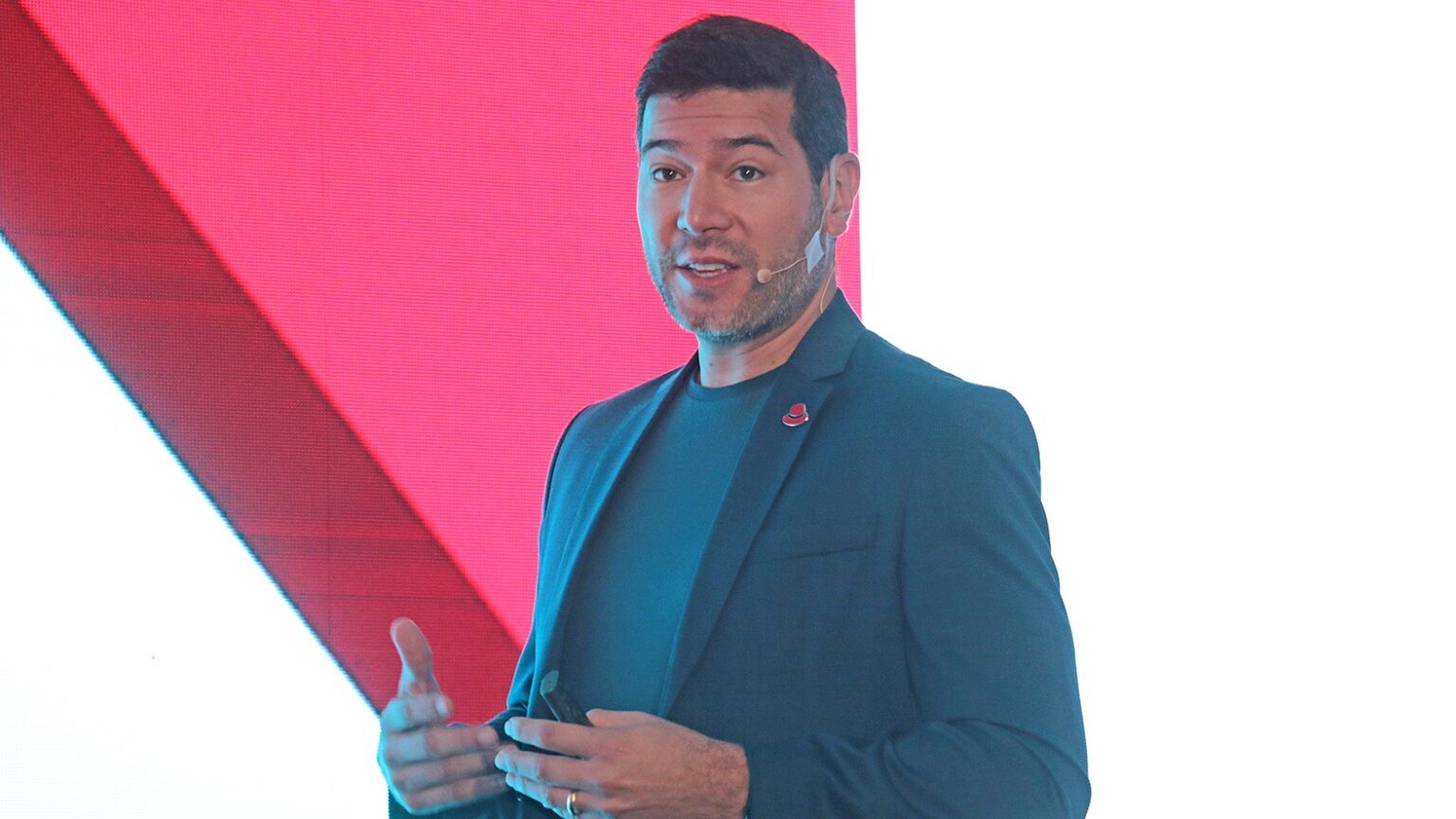 Red Hat Summit: Connect Lima mostró la vision de la IA, nube híbrida y ...