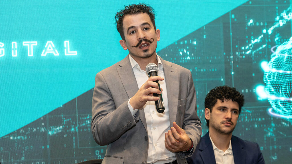 Mario Micucci Security Researcher de ESET Latinoamérica