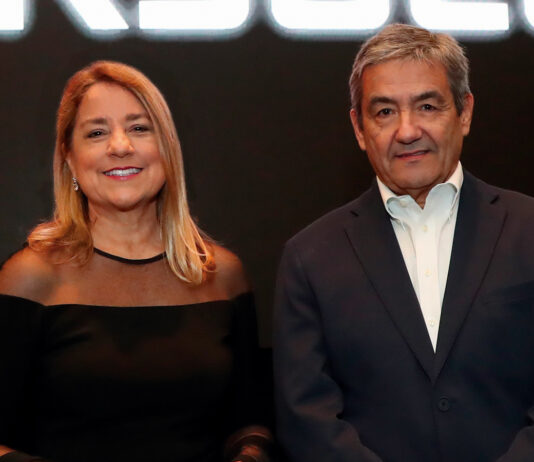 Kyocera en Perú: crecimiento impulsado por la innovación y la IA en la gestión documental y la seguridad KYOCERA-MARÍA-&-RODRIGO-CTI-965