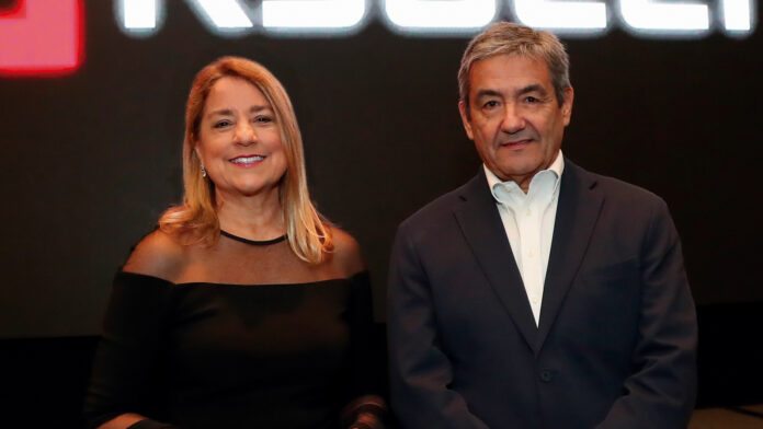 KYOCERA-MARÍA-&-RODRIGO-CTI-965 KYOCERA-MARÍA-&-RODRIGO-CTI-965