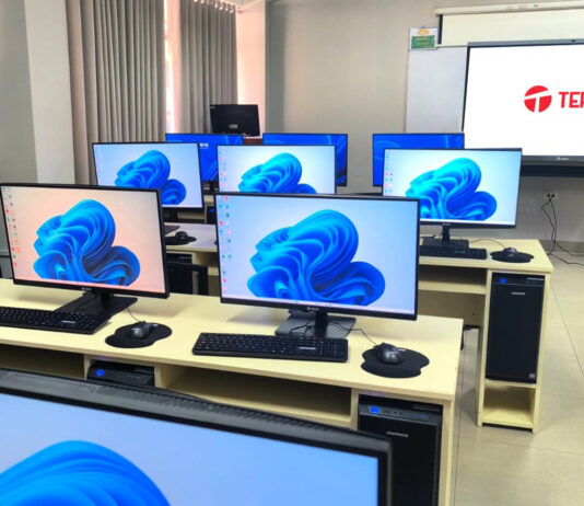 Grupo Deltron y la UDEA sellan alianza para impulsar las TI y la educación bilingüe DELTRON-ALIANZA-CON-UDEA-967-1