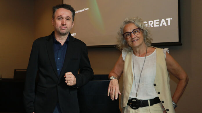 Fabio Assolini, director del Equipo Global de Investigación y Análisis para América Latina en Kaspersky; Andrea Fernández, gerente general de Kaspersky Sudamérica.