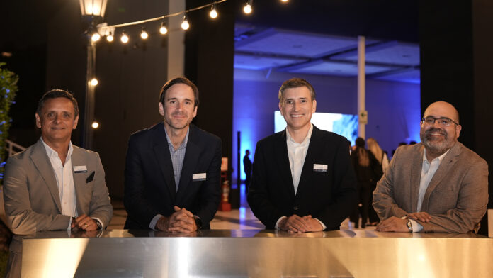 Víctor González, Franco Bulnes, Walter Angulo y Roberto Icochea, ejecutivos de Eaton