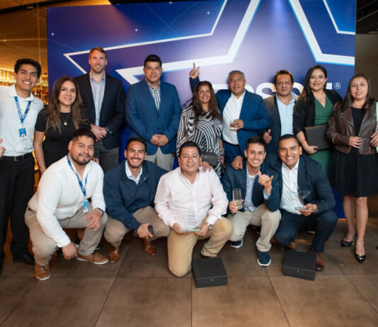 Epson reconoce a sus 14 mejores socios comerciales del programa Epson Stars en Perú EPSON-PREMIO-14-SOCIOS-CTI-1005-1