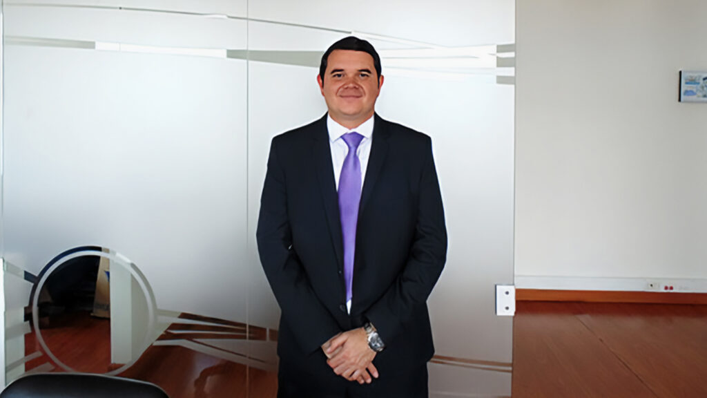 Fabio Meza, líder regional de la Unidad de LOL Educación y Servicios.