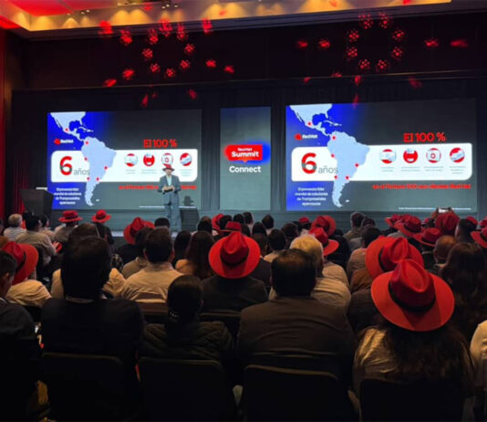 El Red Hat Summit mostró cómo escalar IA asegurando control de datos RED-HAT-SUMMIT-2026-CTI-1015-1